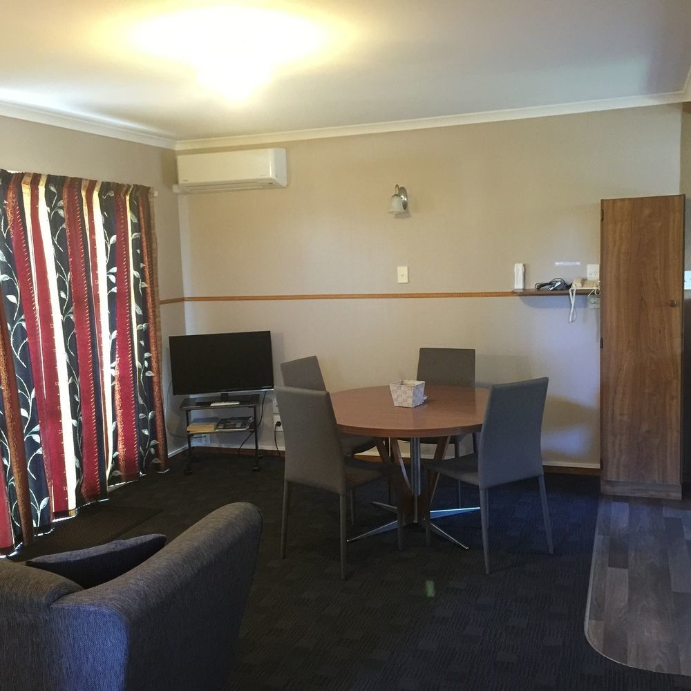 تاوبو Dunrovin Motel المظهر الخارجي الصورة