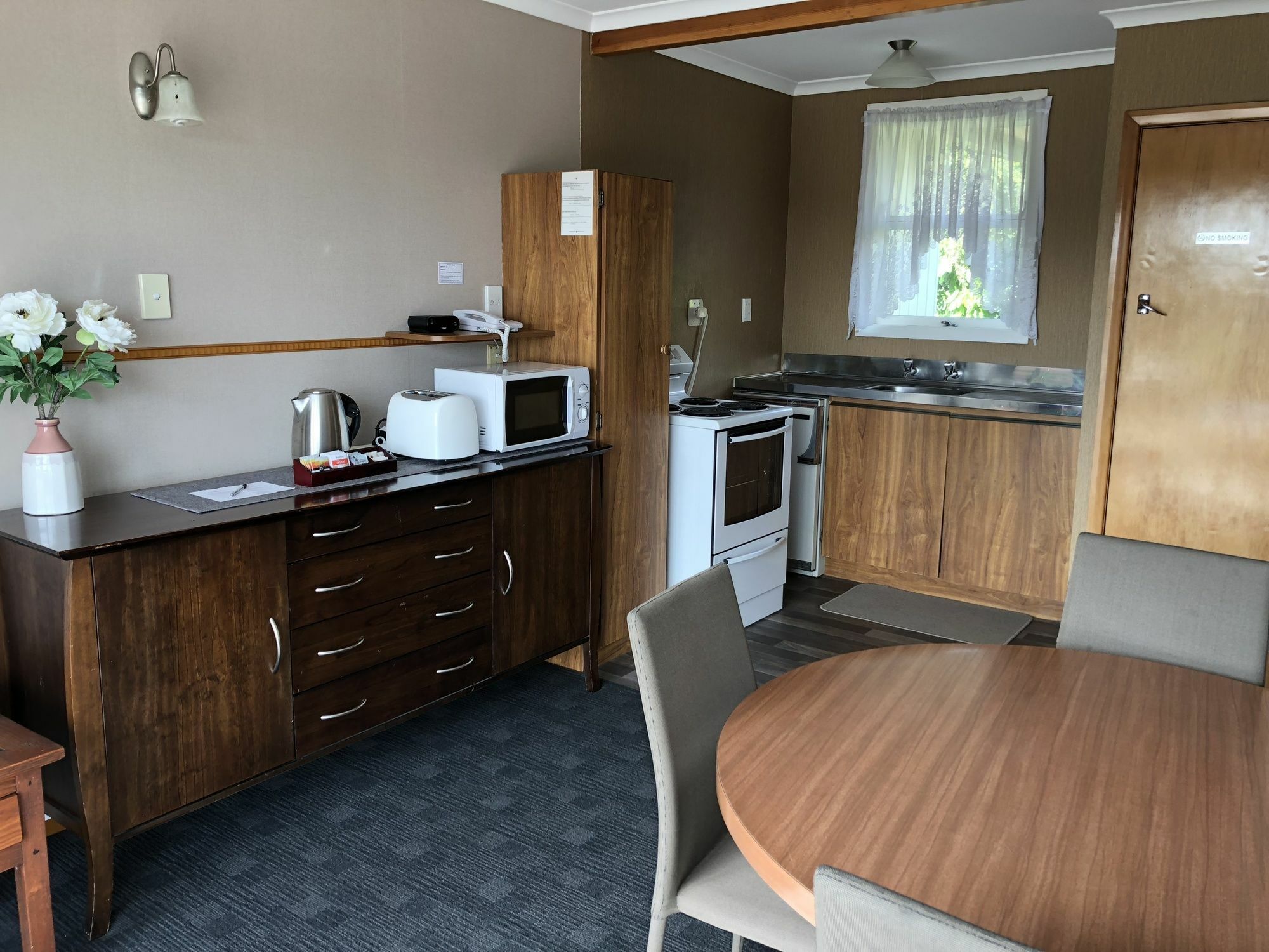 تاوبو Dunrovin Motel المظهر الخارجي الصورة